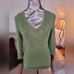 Nomi beautiful sweater for women. Size medium.